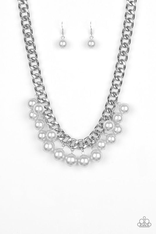 Get Off My Runway Silver Necklace Paparazzi N0633
