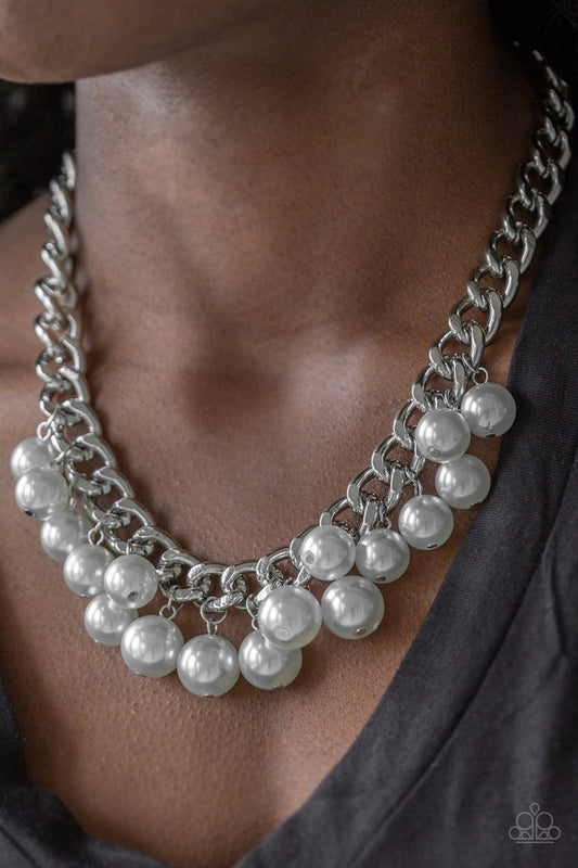 Get Off My Runway Silver Necklace Paparazzi N0633