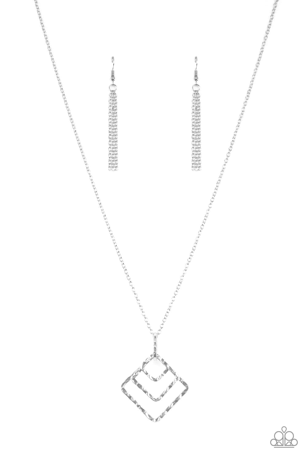 Square It Up Silver Hammered Necklace Paparazzi N0113