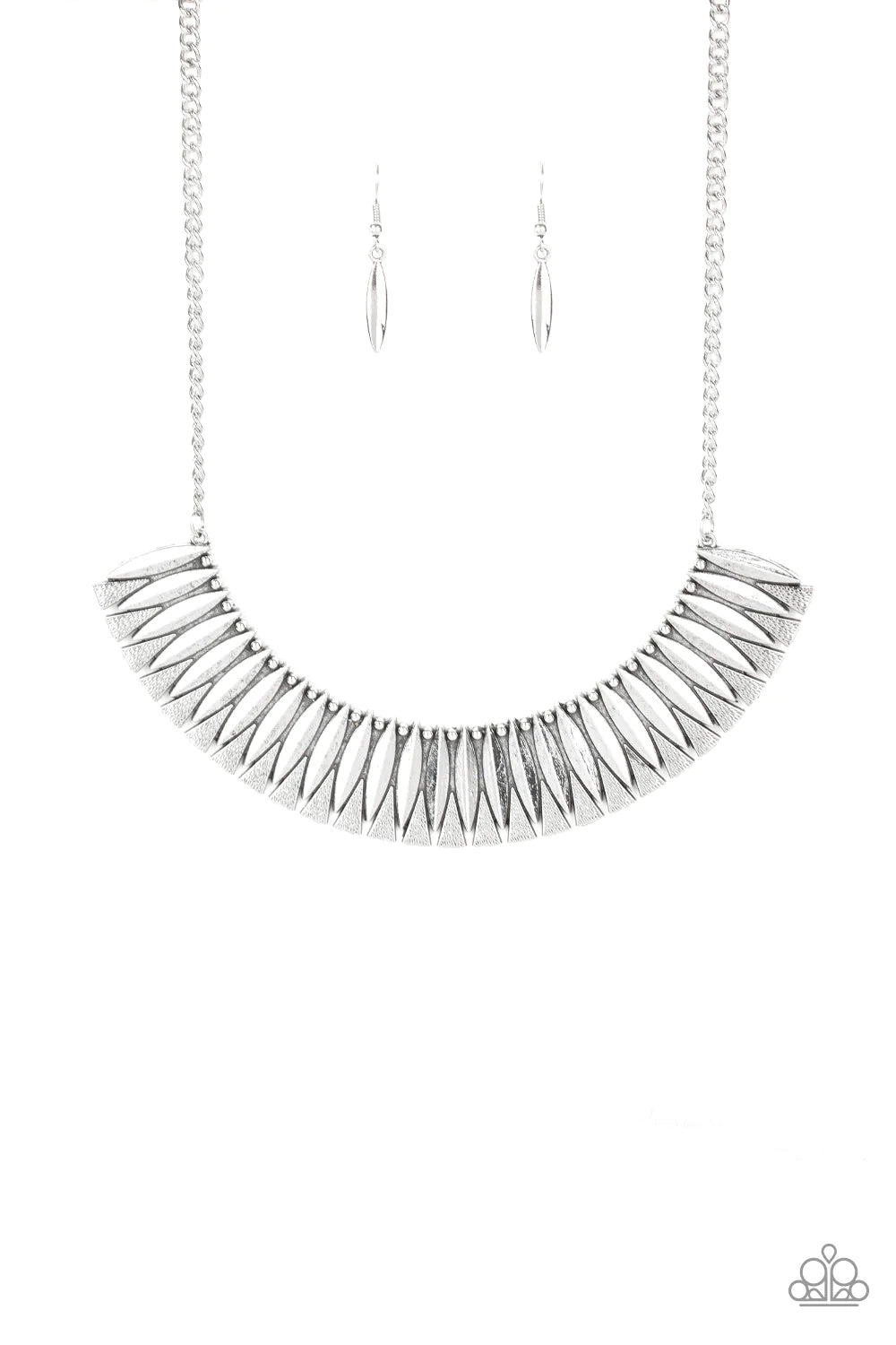 My Main Mane Silver Studs & Triangles Geometric Necklace Paparazzi N1462