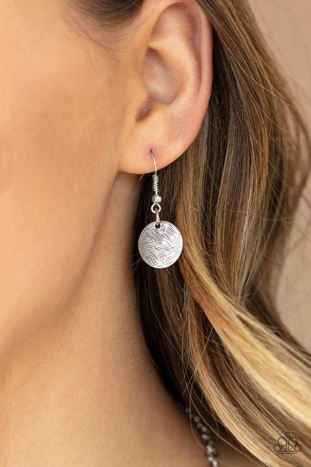 Trailblazing Trinket Silver Necklace Paparazzi N0164