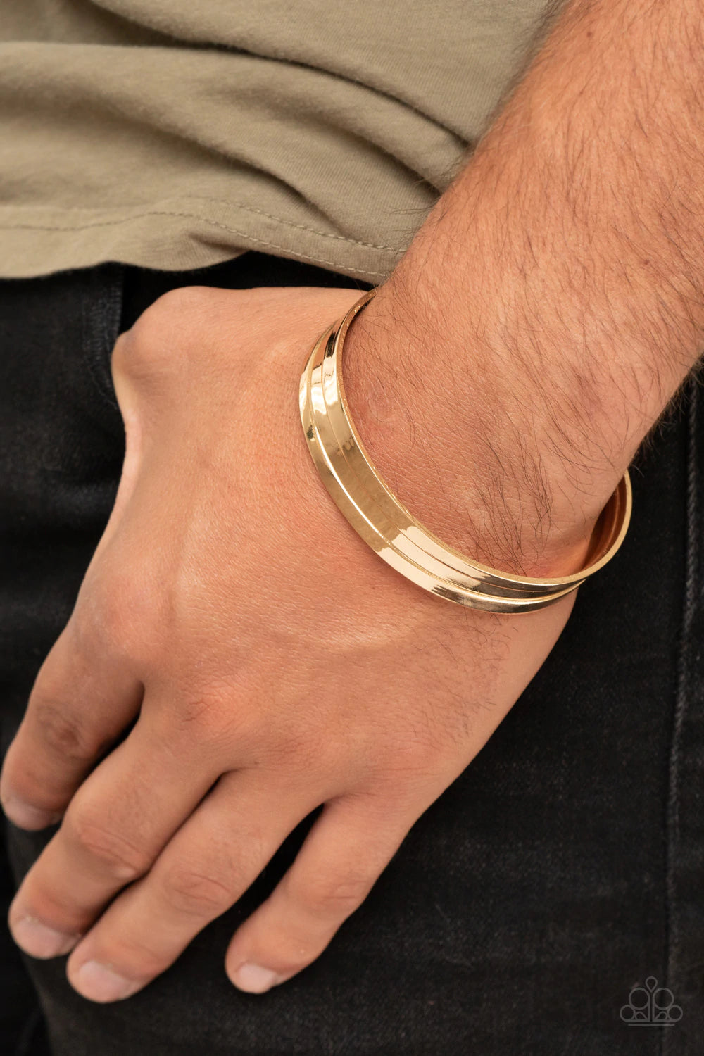 Urban Uproar Gold Urban Cuff Bracelet Paparazzi B0030