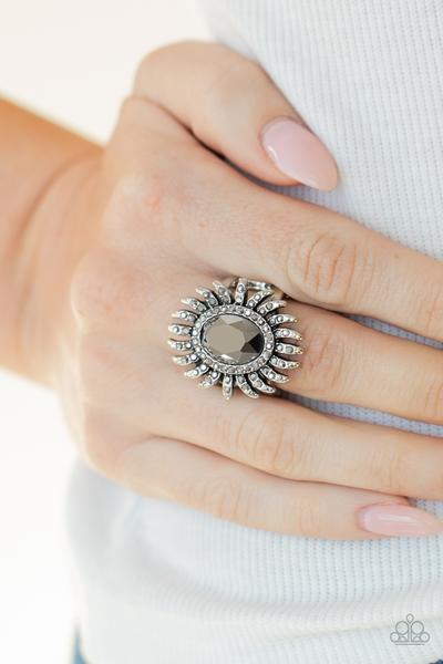 Ultra Luxe Silver Hematite Oval Rhinestone Ring Paparazzi R0110