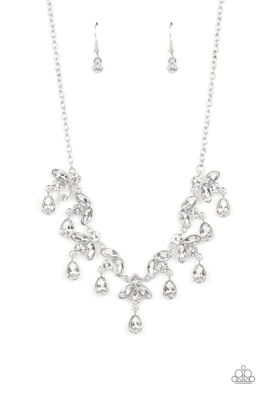 Vintage Royale - White Necklace Paparazzi N0378