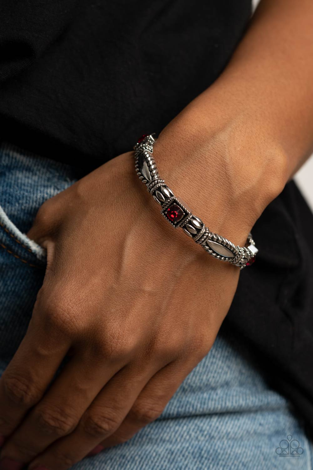 Get This Glow On The Road Red Bracelet Paparazzi B0135