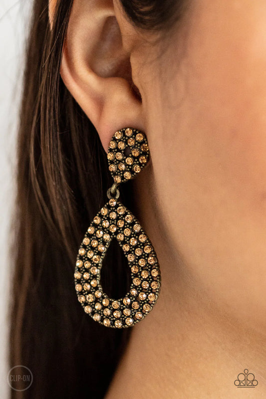 Pack In The Pizzazz Topaz Rhinestone Teardrop Clip-On Earring E0018
