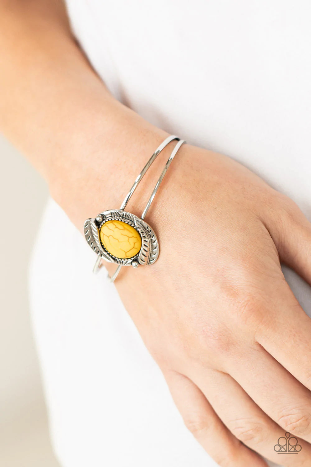 Living Off The Bandlands Yellow Stone Santa Fe Style Silver Cuff Bracelet Paparazzi B0661