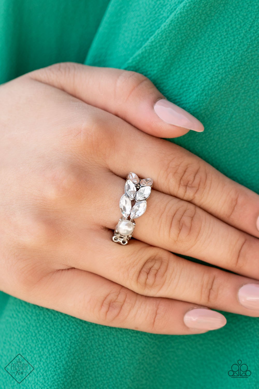 Majestically Musing White Ring July 2021 Fashion Fix Paparazzi R0134
