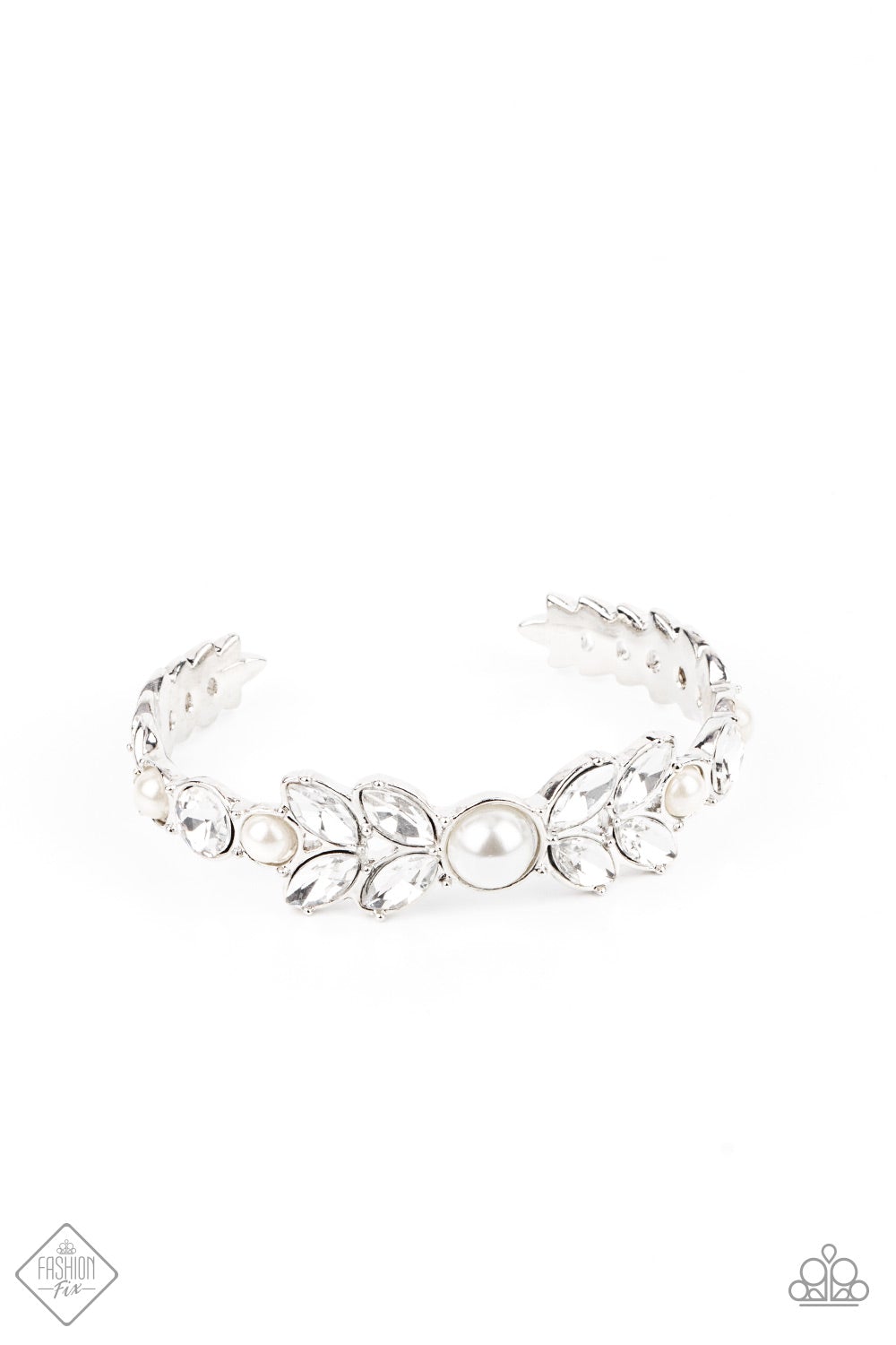 Regal Reminiscence White Bracelet July 2021 Fashion Fix Paparazzi B0150