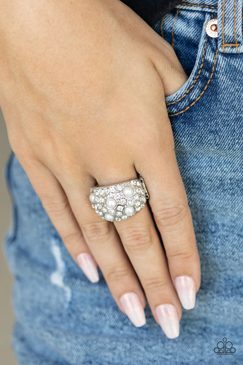 Gatsby's Girl White Rhinestone And Pearl Ring Paparazzi R0139
