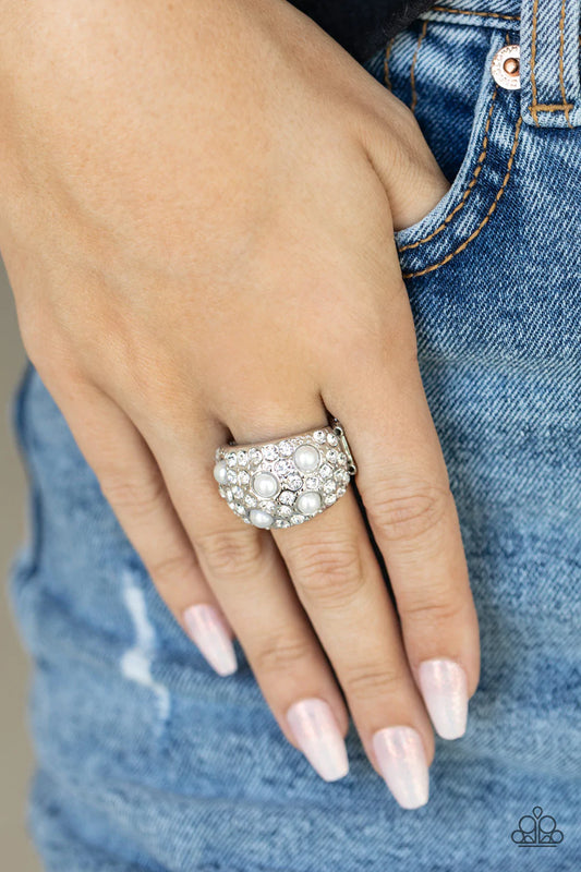 Gatsby's Girl White Rhinestone And Pearl Ring Paparazzi R0139