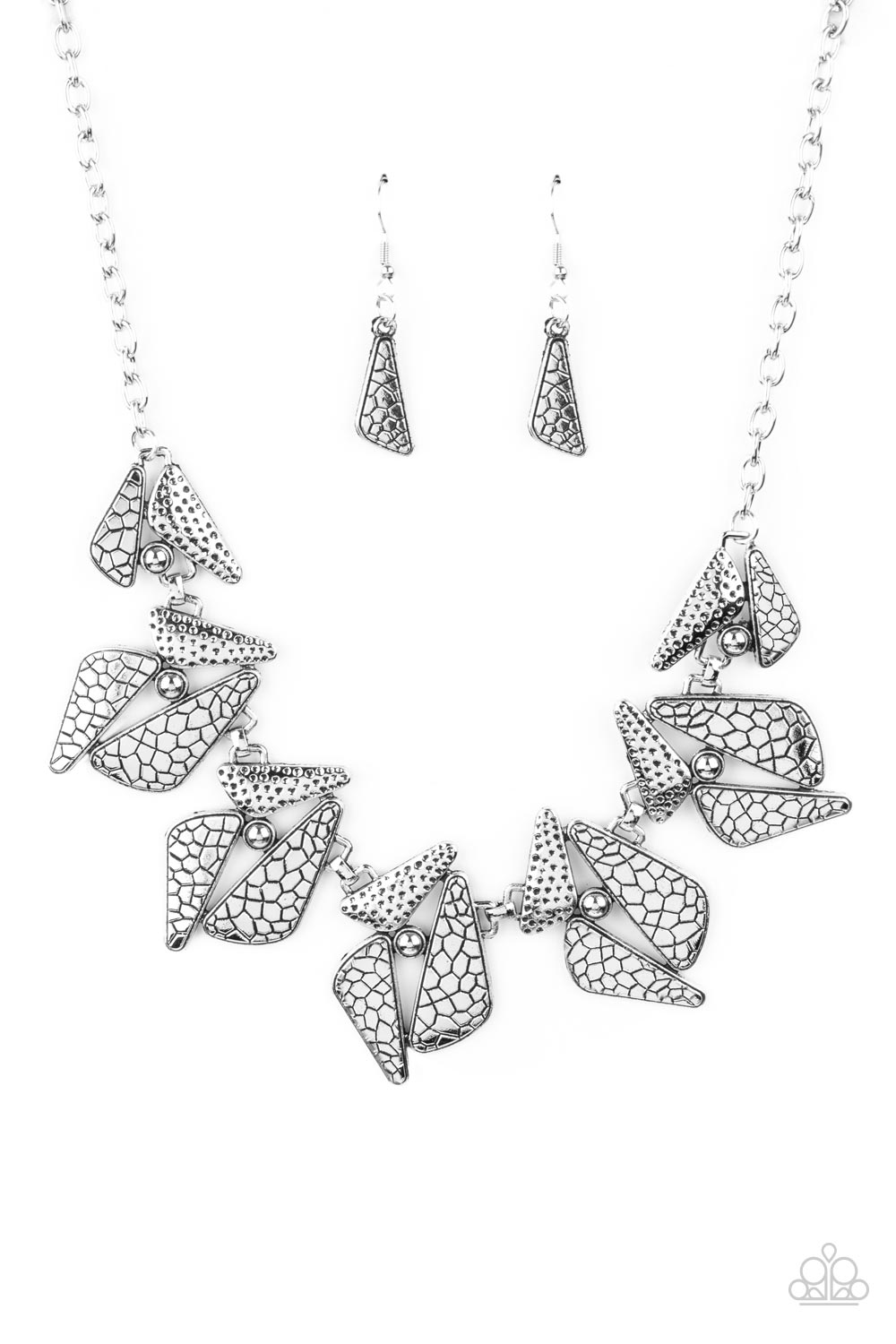 Extra Expedition - Silver Necklace Paparazzi N0792