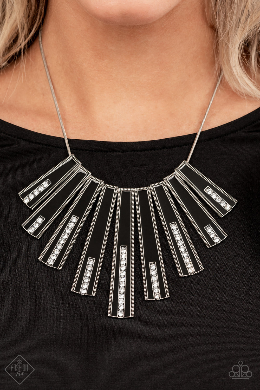 FAN-tastically Deco - Black Necklace September 2021 Fashion Fix N0347