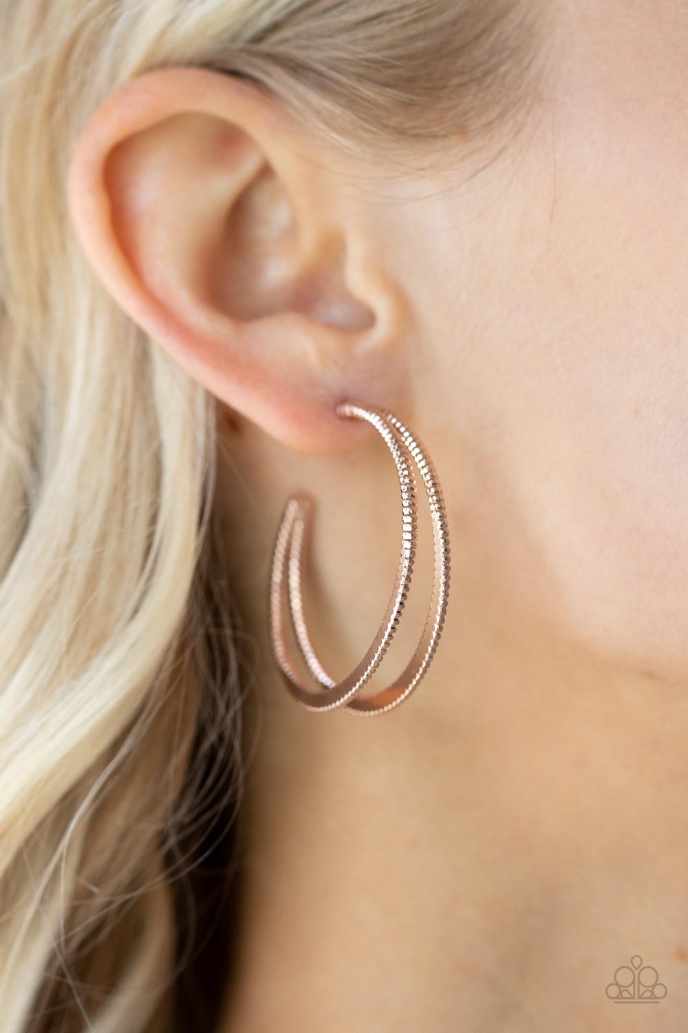 Rustic Curves - Rose Gold Earring Paparazzi E0281