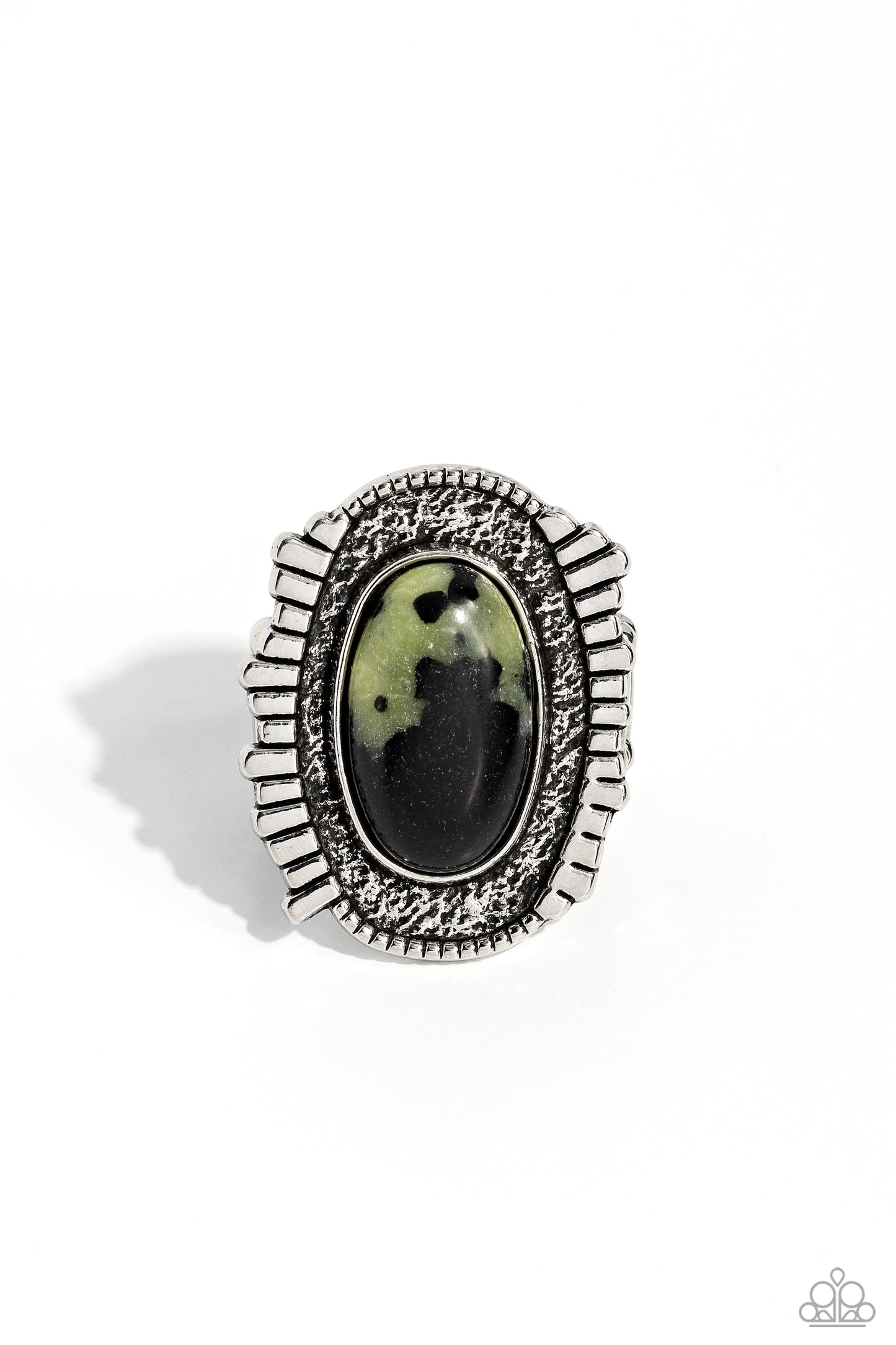 Terrazzo Trendsetter - Green Speckled Stone Oversized Santa Fe Style Ring Paparazzi R0549