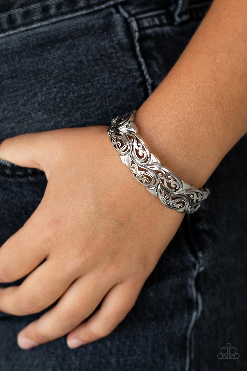 Paisley Portico - Silver Paisley Patterned Stretch Bracelet Paparazzi B0885