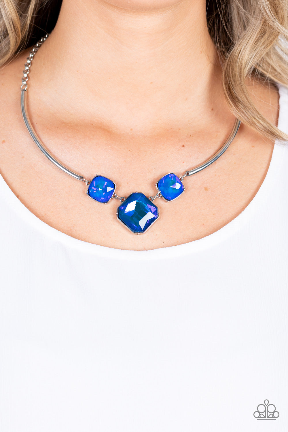 Divine IRIDESCENCE - Blue Necklace Paparazzi Life Of The Party October 2021 N0381