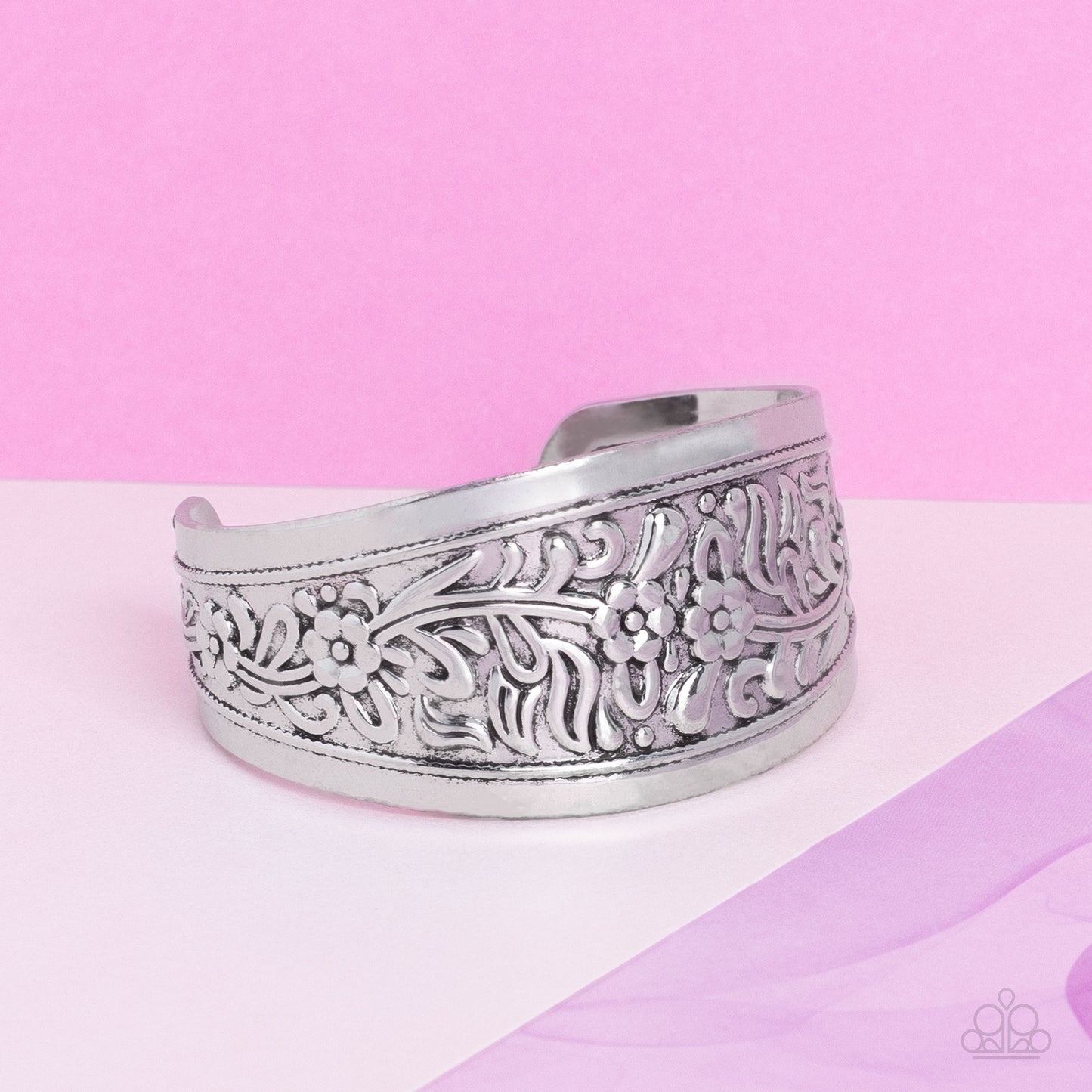 Purely Prairie - Silver Antiqued Floral Pattern Santa Fe Style Cuff Bracelet Paparazzi B1113