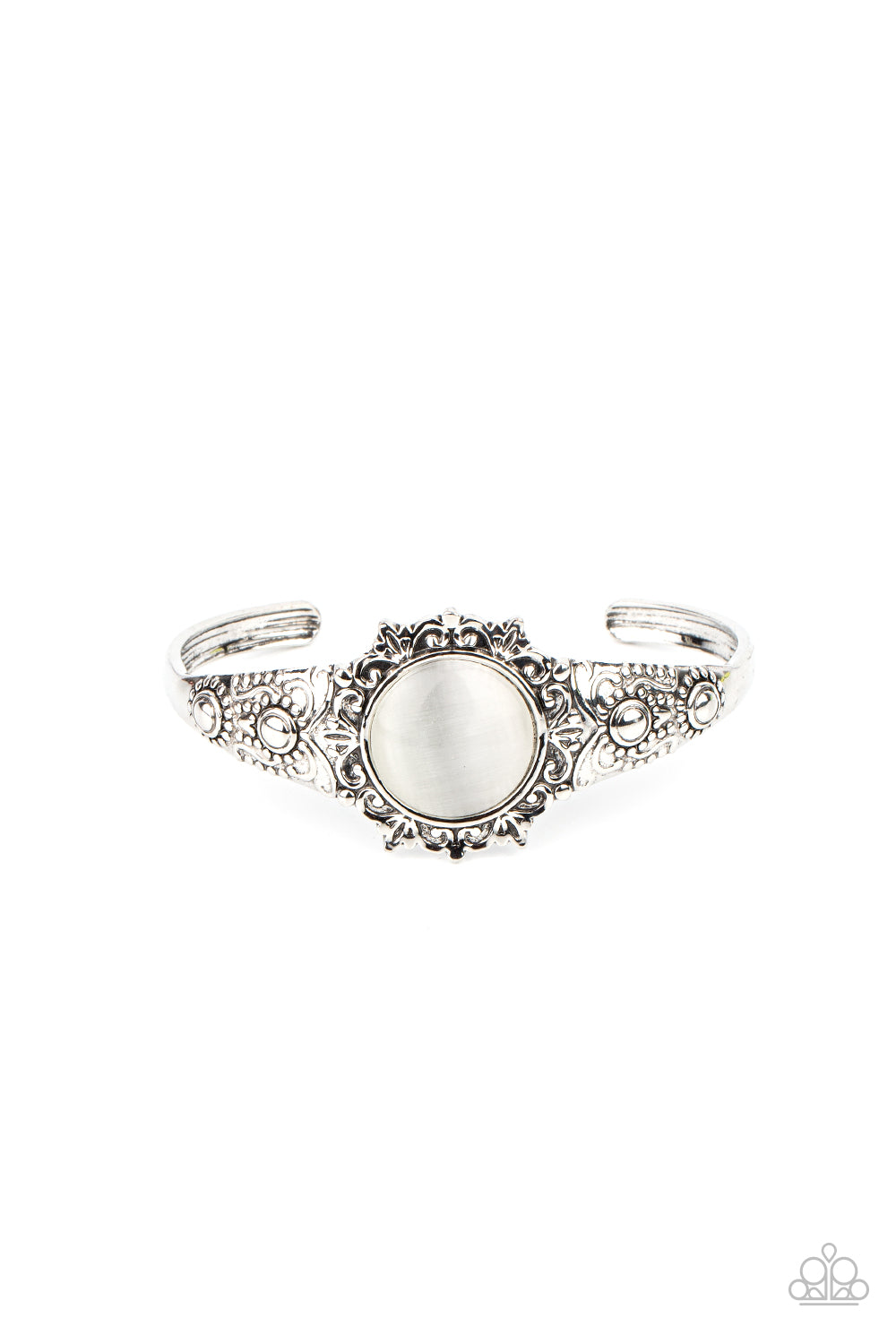 Extravagantly Enchanting - White Cat's Eye Bracelet Paparazzi B0505