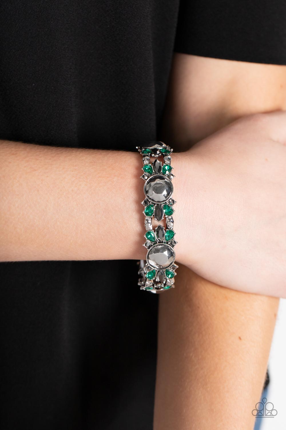 Definitively Diva - Green Bracelet Paparazzi B0257