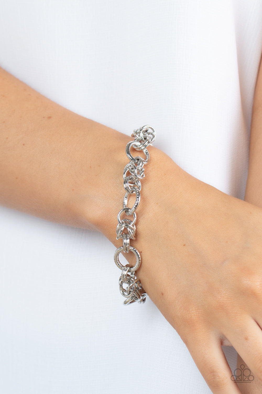 Big City Chic - Silver Link Bracelet Paparazzi B0471