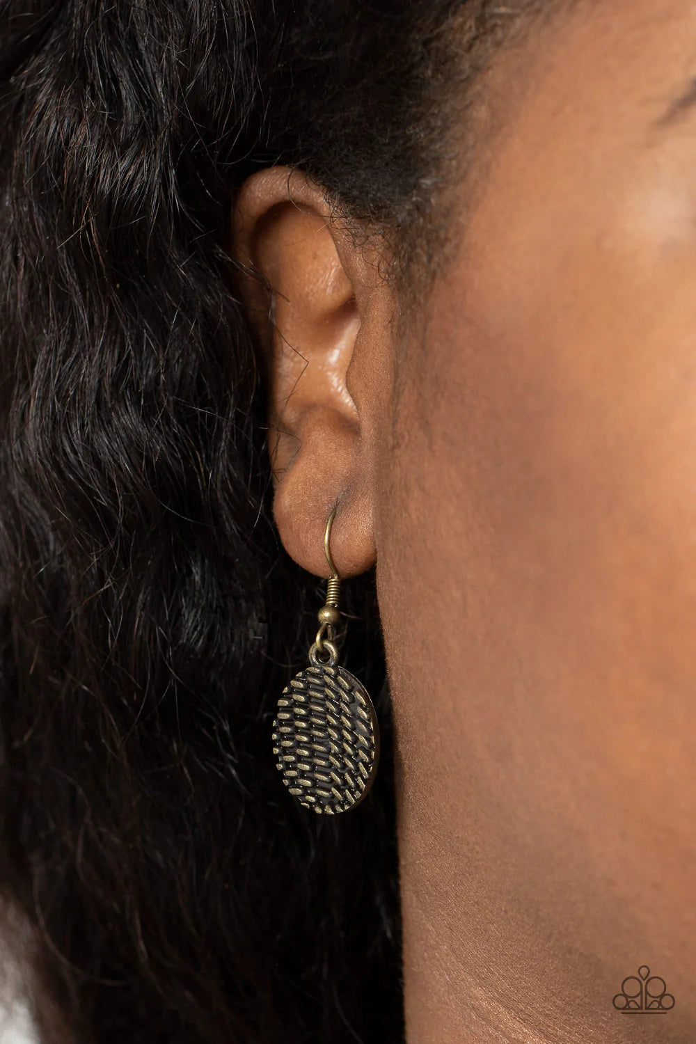 Empress Empire Brass Metallic Stitched Texture Necklace Paparazzi N1151