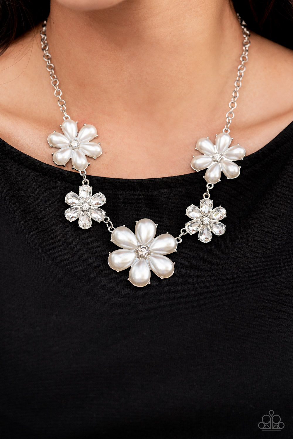 Fiercely Flowering - White Necklace December 2021 Life Of The Party Paparazzi N0510