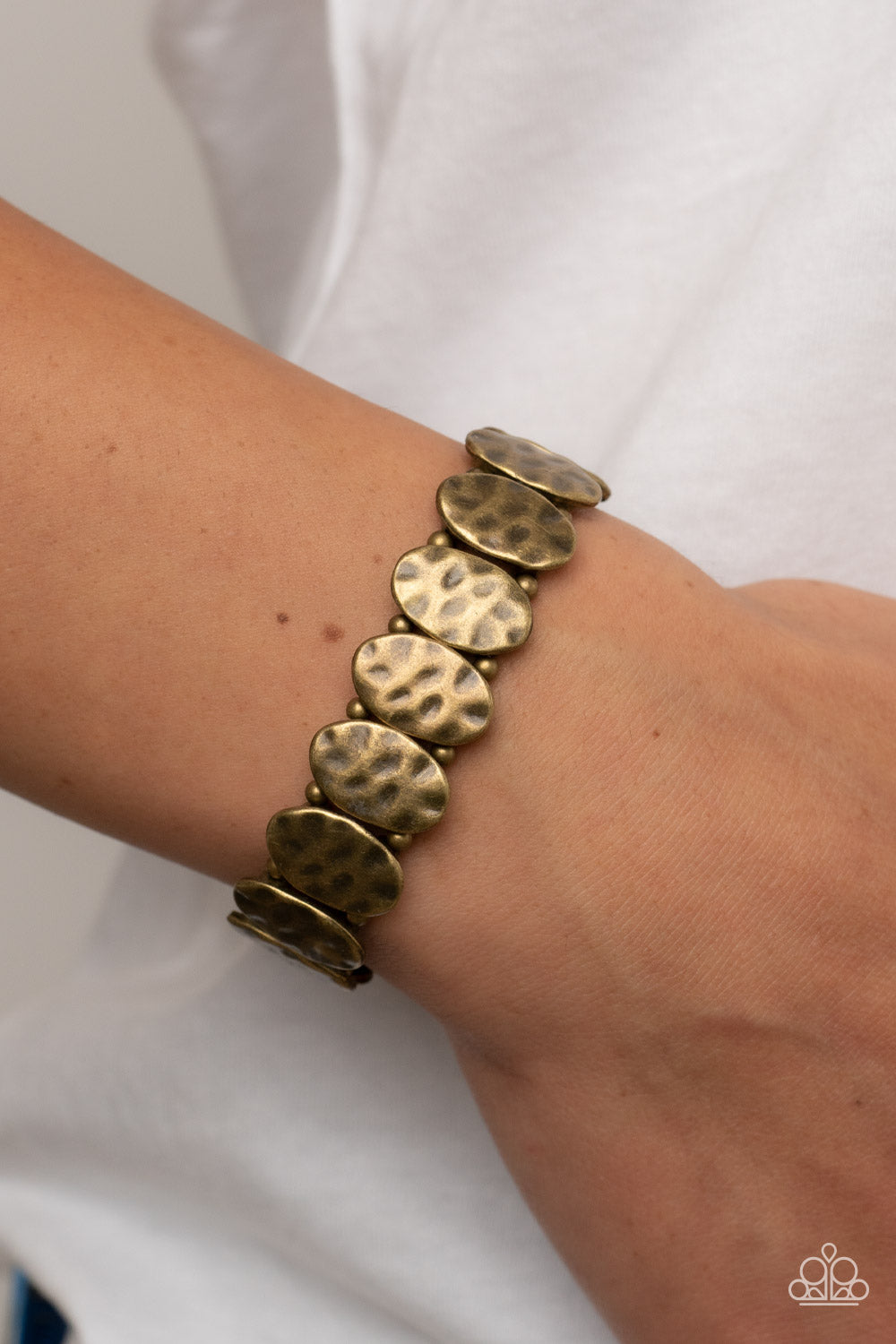 Trinket Trek - Brass Hammered Antiqued Stretch Bracelet Paparazzi B0588