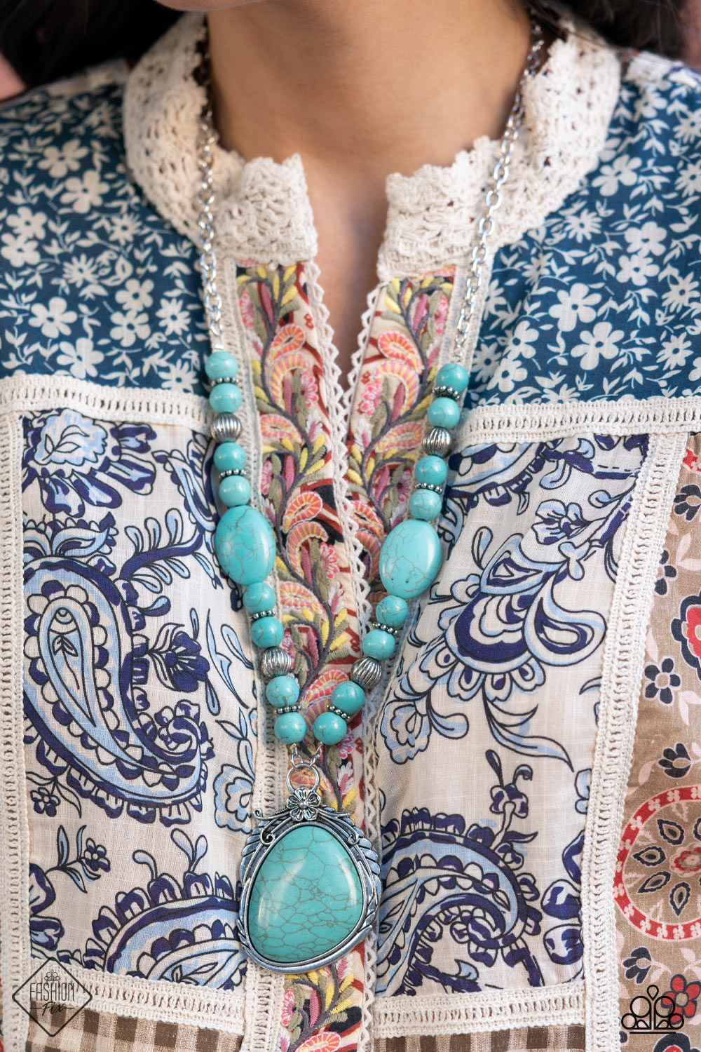 Southwest Paradise - Blue Cracked Stone Necklace Santa Fe Style January 2022 Fashion Fix Paparazzi N0541