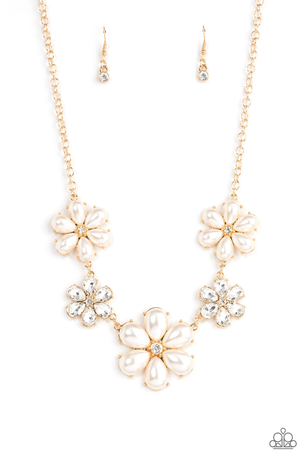 Fiercely Flowering - Gold Flower Necklace Paparazzi N0652