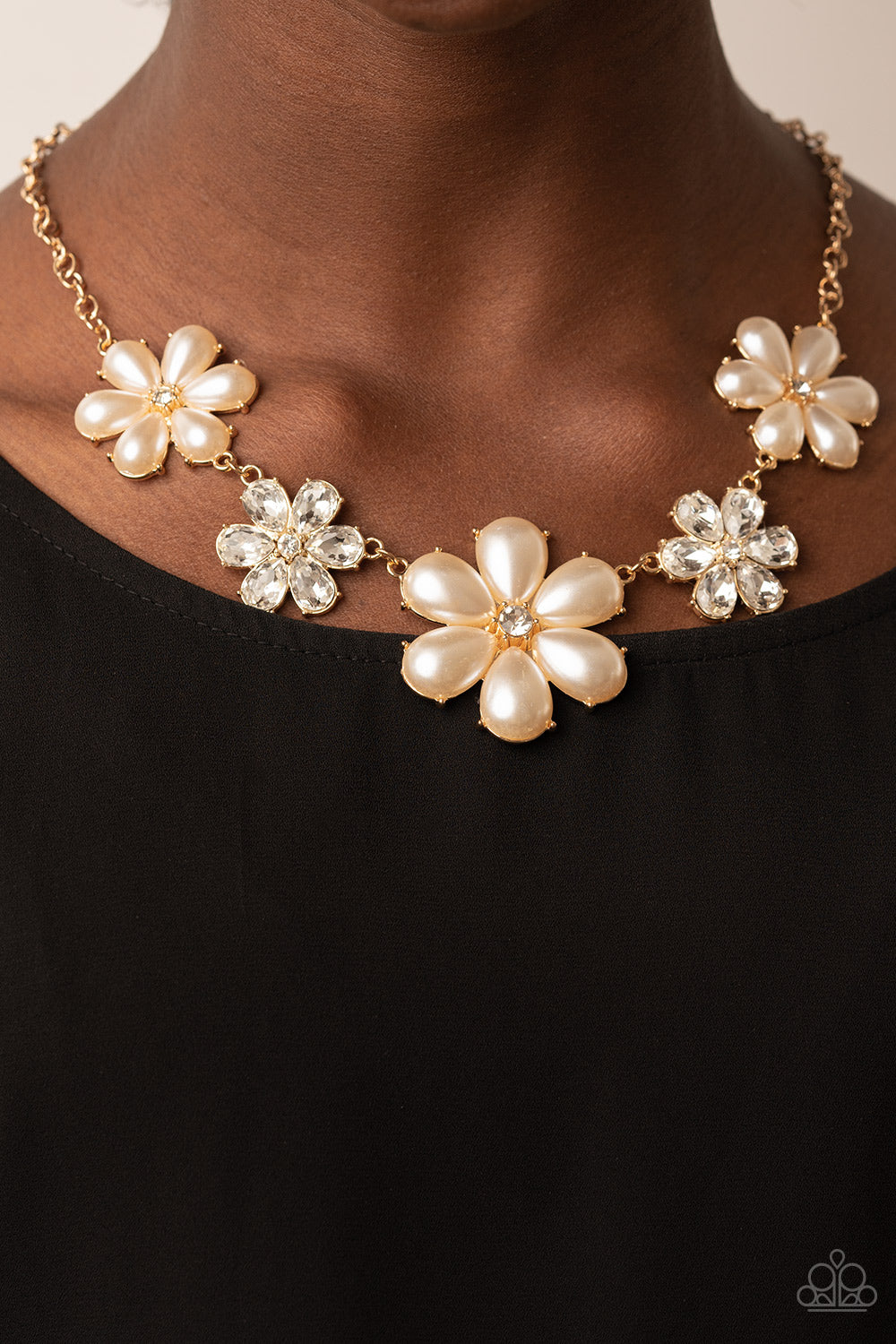 Fiercely Flowering - Gold Flower Necklace Paparazzi N0652