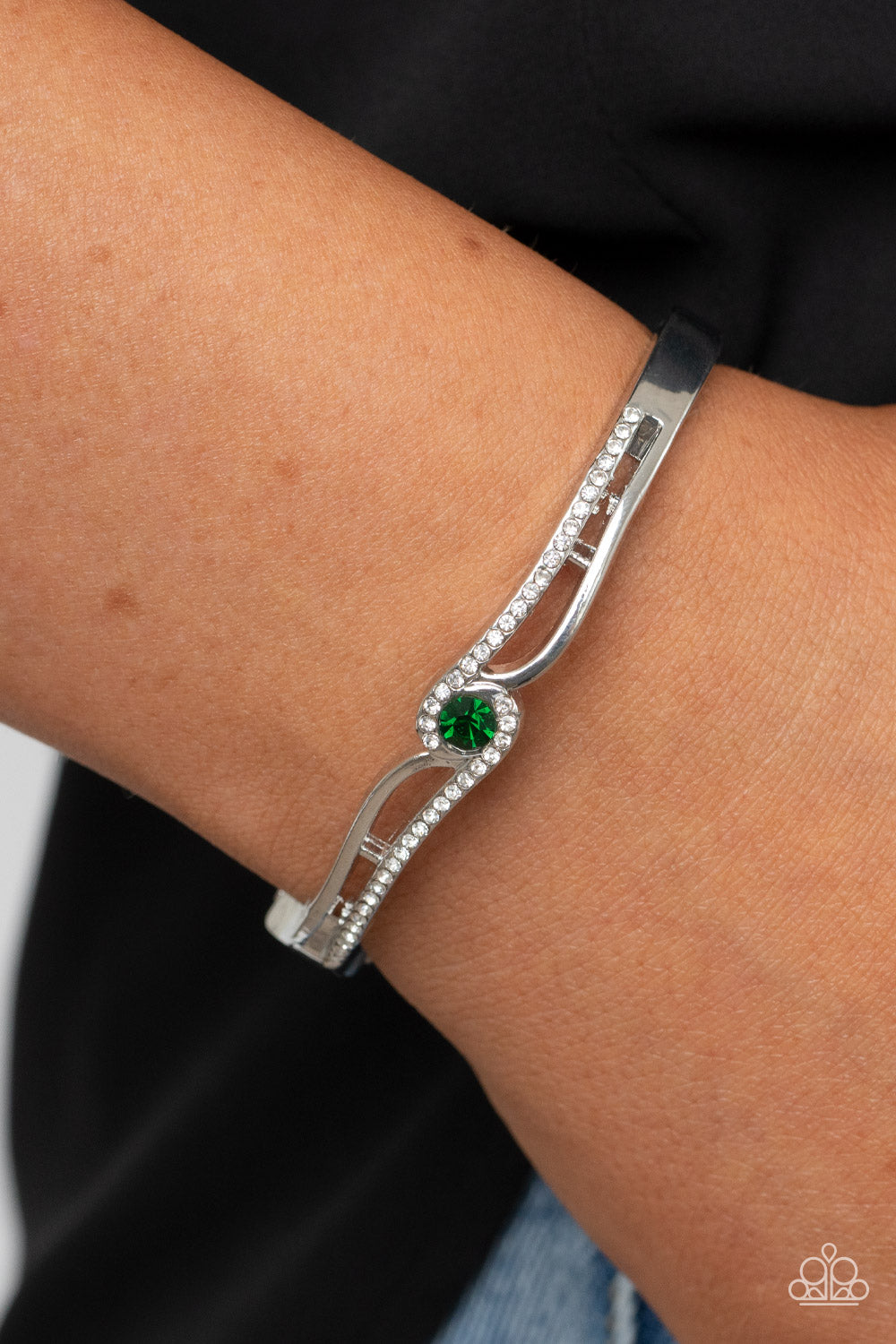 Top-Shelf Shimmer - Green Hinge Bracelet Paparazzi B0390