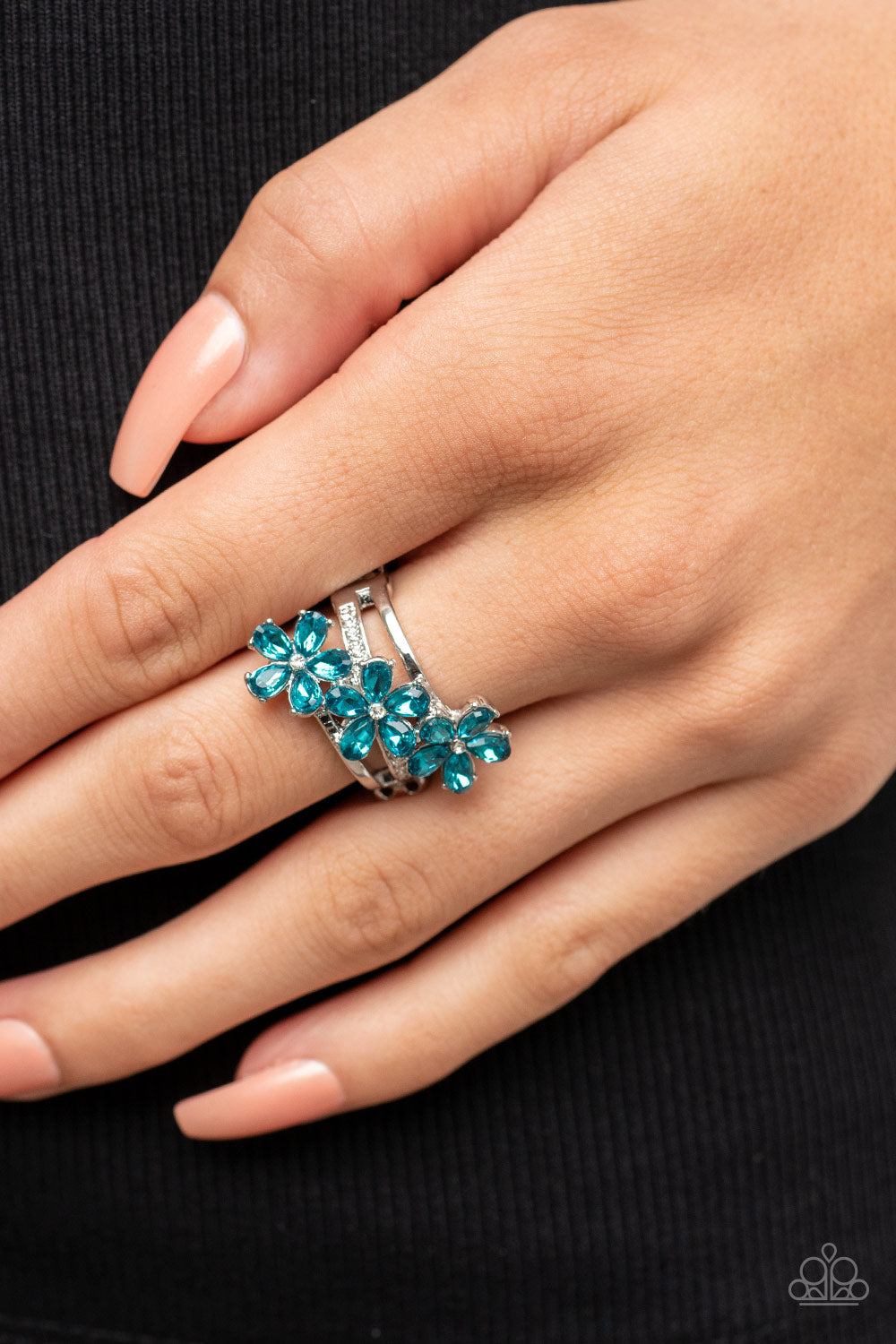 Posh Petals - Blue Rhinestone Flower Ring Paparazzi R0348