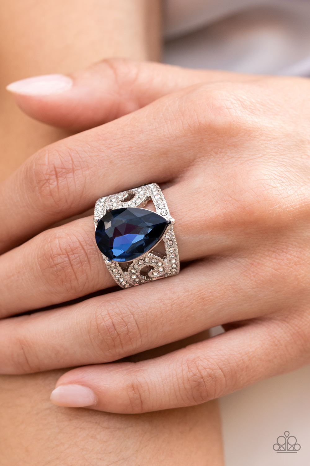 Kinda a Big Deal - Blue Polar Night And White Rhinestone Filigree Ring Paparazzi R0332 Convention Exclusive