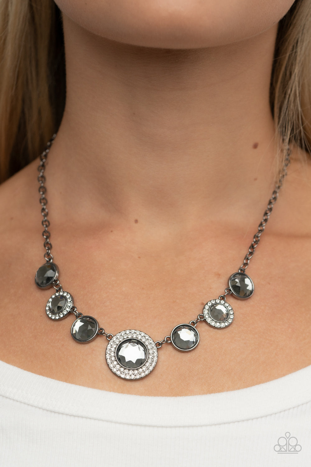 Extravagant Extravaganza Black Gunmetal Chain Smokey Gem White Rhinestone Necklace Paparazzi N0991