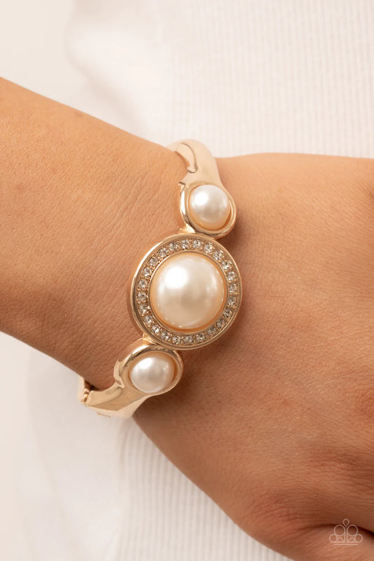 Debutante Daydream Gold White Pearl Hinge Bracelet Paparazzi B0725