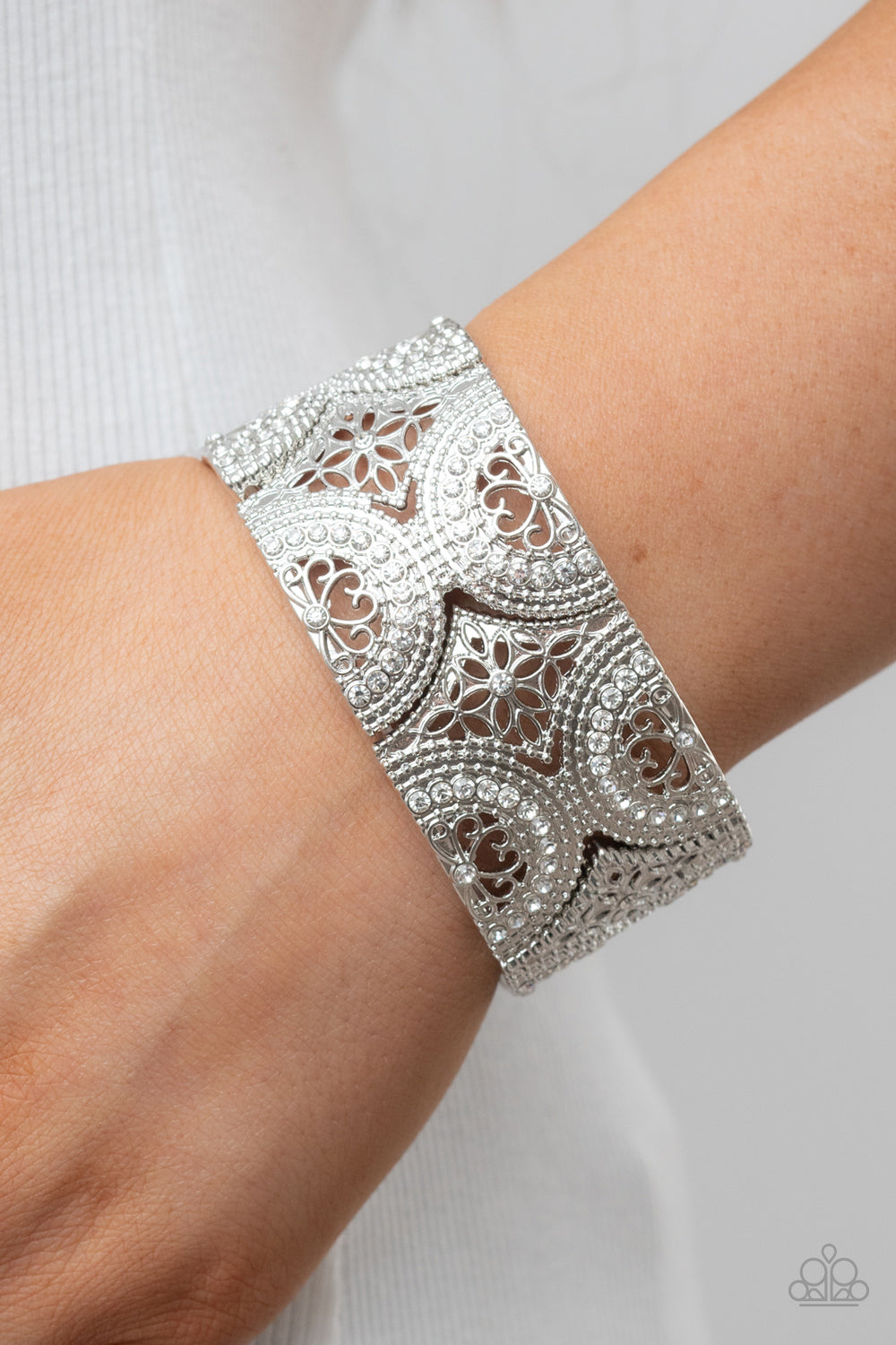 Wheeling and Dealing - White Rhinestone Silver Stretch Bracelet Paparazzi B0942