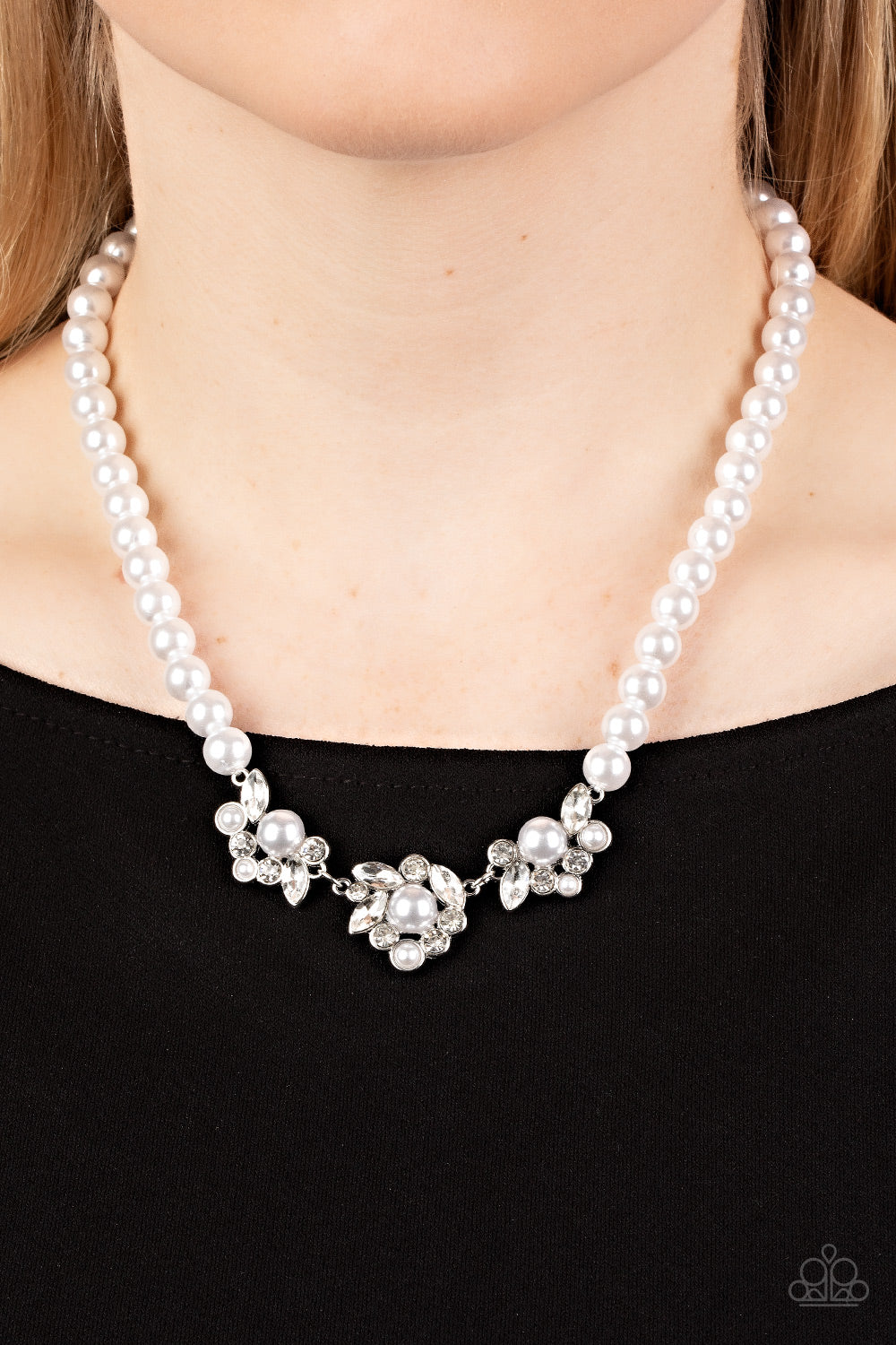 Royal Renditions - White Pearl & Rhinestone Necklace Paparazzi N1227