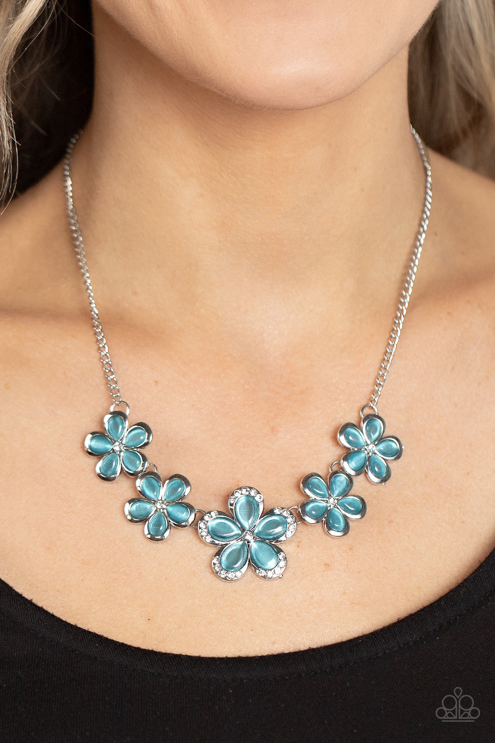 Garden Daydream - Blue Cat's Eye Flower Necklace Paparazzi N1141