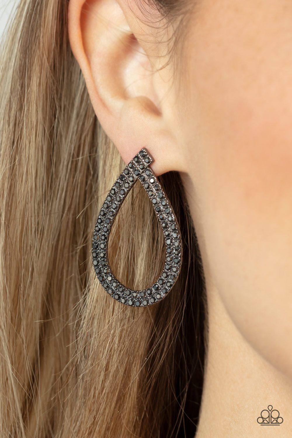 Diva Dust - Black Hematite Rhinestone Post Earring Paparazzi E1078