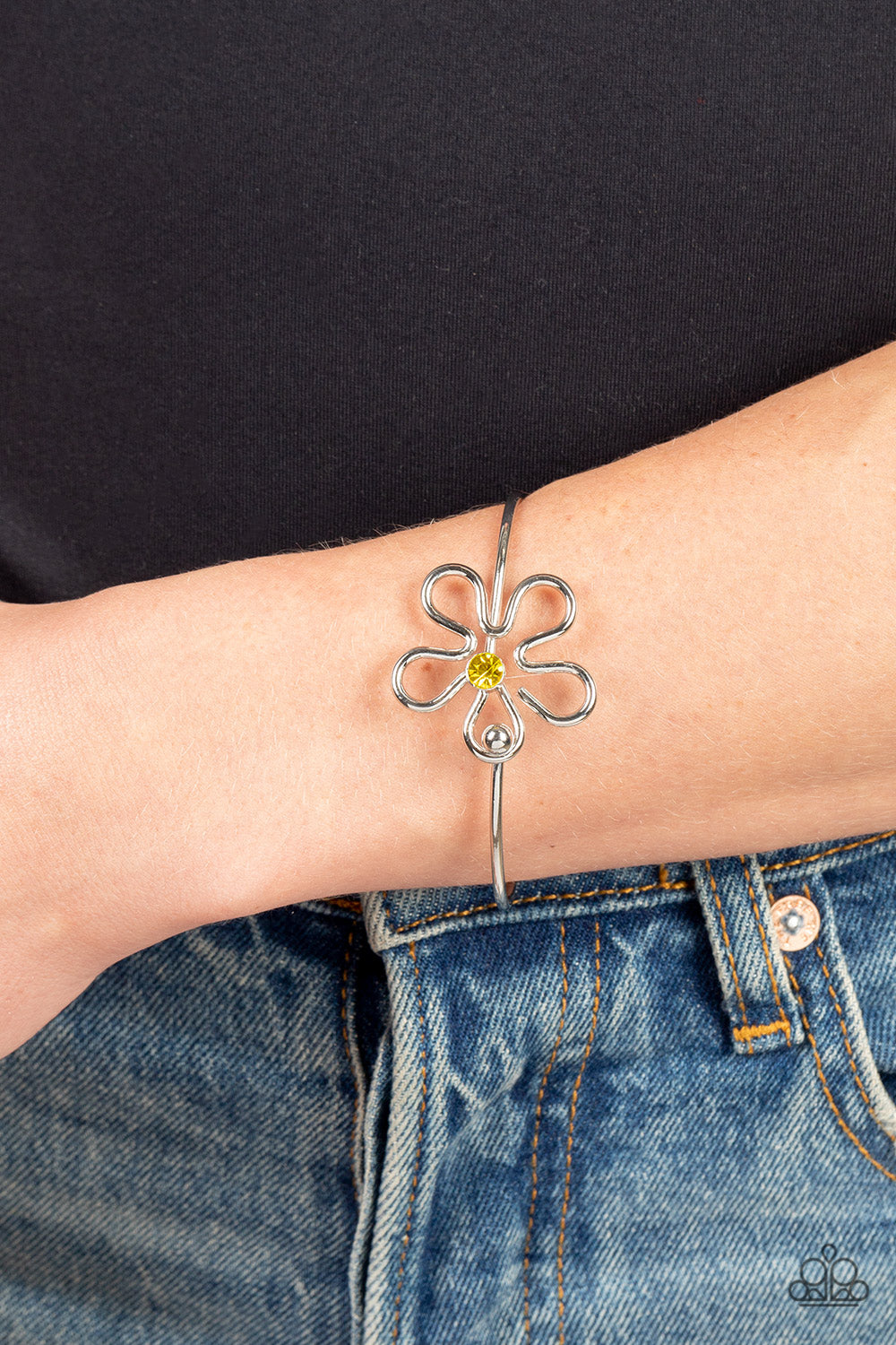 Floral Innovation - Yellow Rhinestone Silver Flower Bracelet Paparazzi B0273