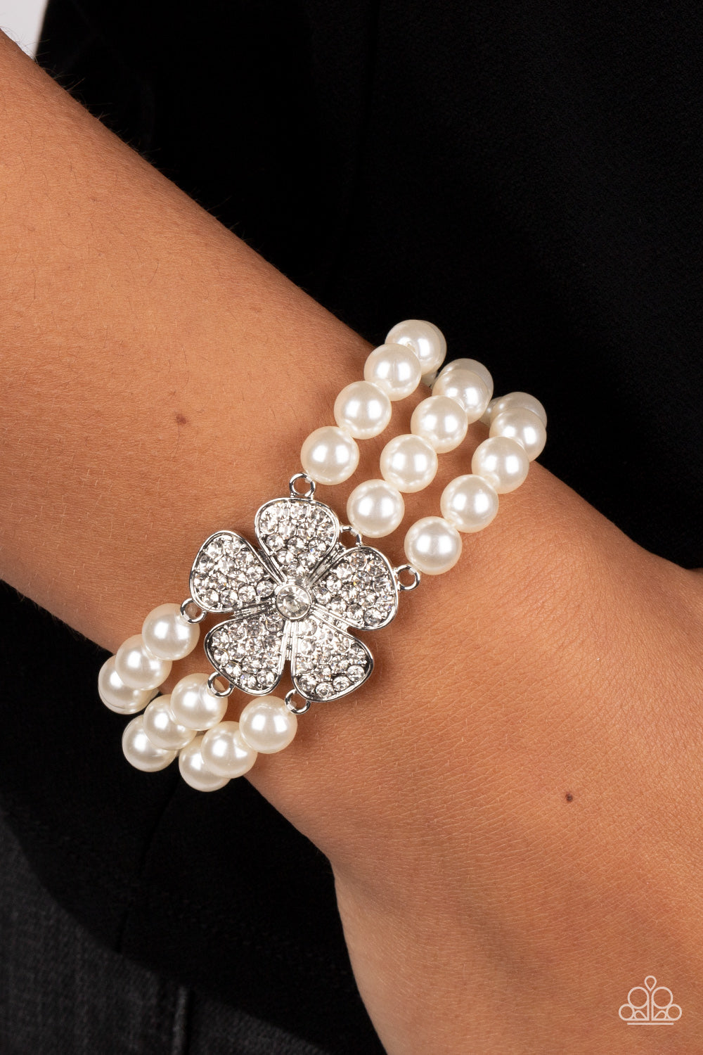 Park Avenue Orchard - White Pearl Silver Flower Stretch Bracelet Paparazzi B0721