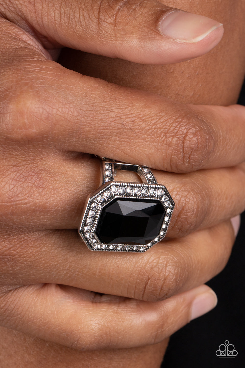 A Royal Welcome - Black Gem White Rhinestone Ring Paparazzi R0270