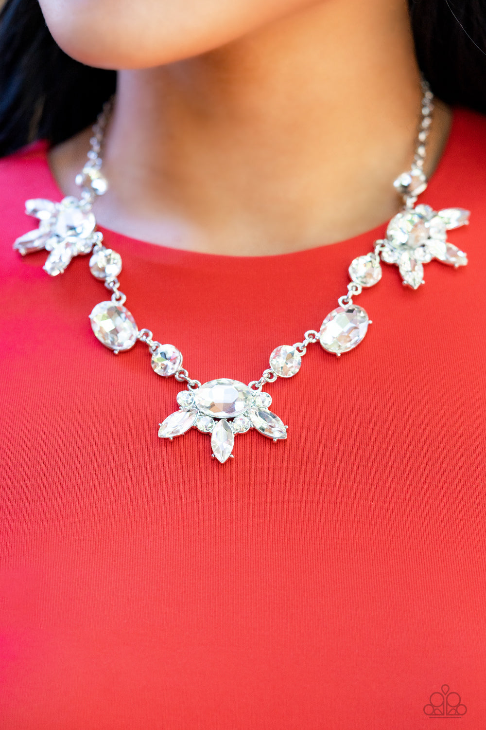 GLOW-trotting Twinkle - White Rhinestone Necklace Paparazzi Convention Exclusive N1034