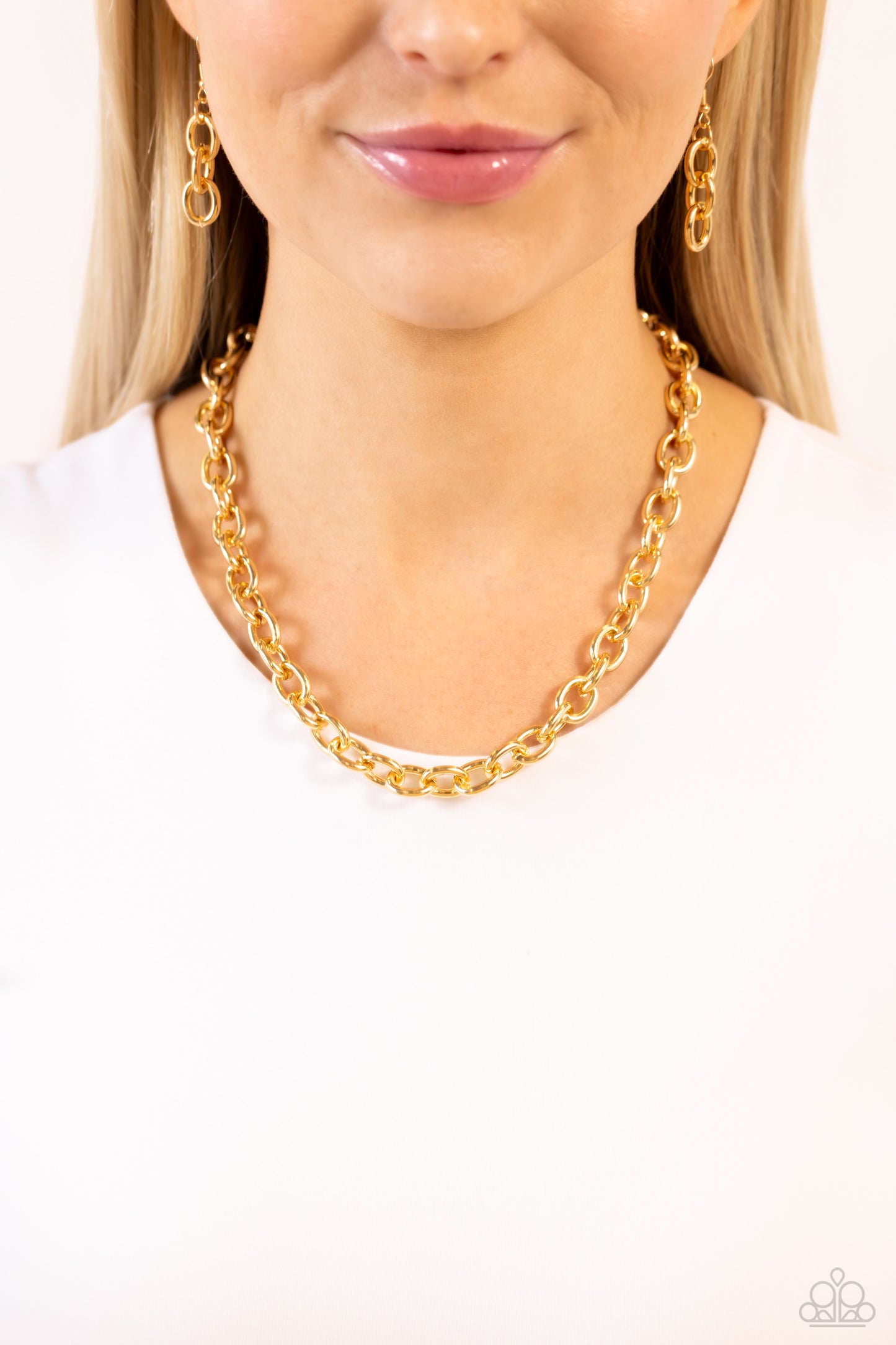 Things Have CHAIN-ged - Gold Oversized Chain Bold Necklace Paparazzi N3006