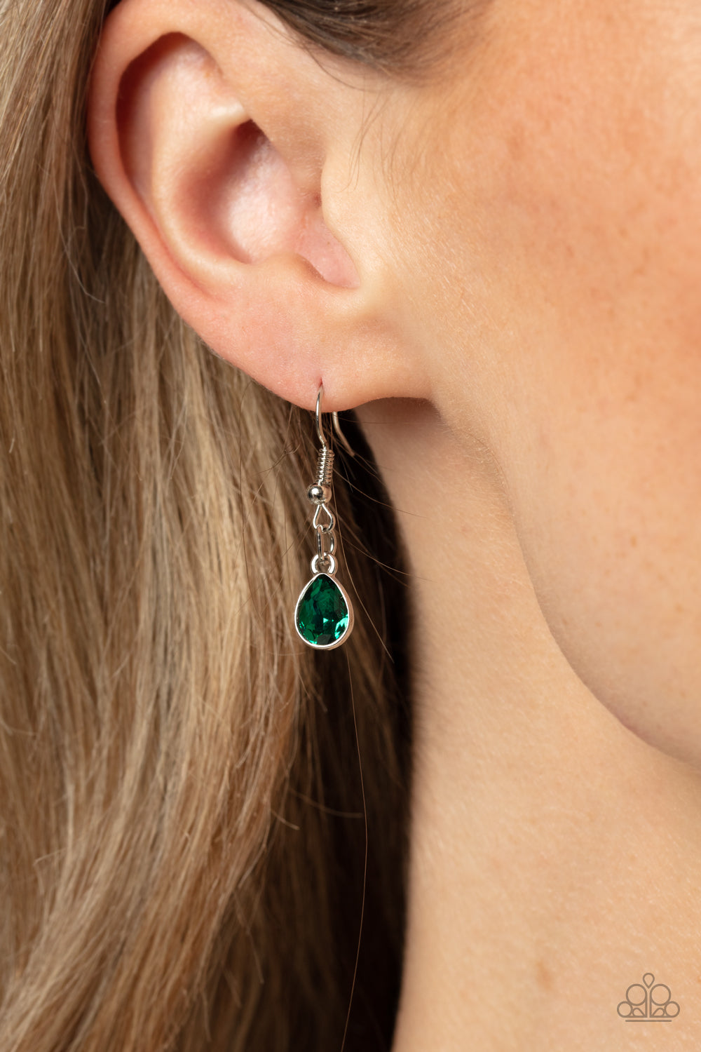 Regally Refined - Green Emerald Gem Teardrop Necklace Paparazzi N1340