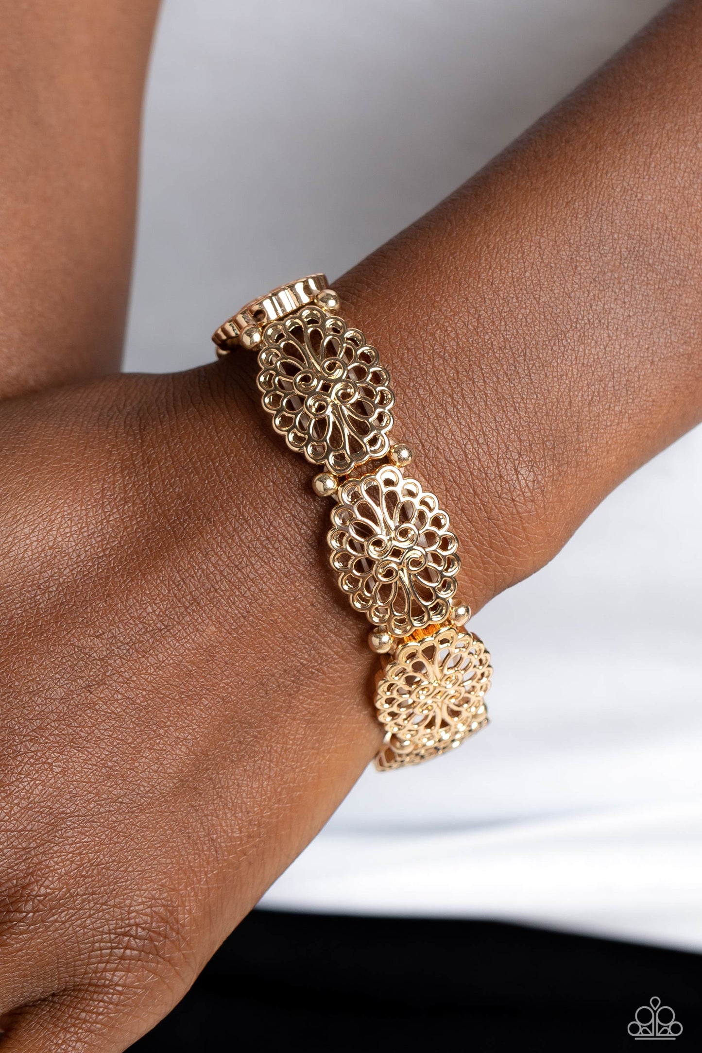 Curly Chic - Gold Shiny Filigree Stretch Bracelet Paparazzi B1321