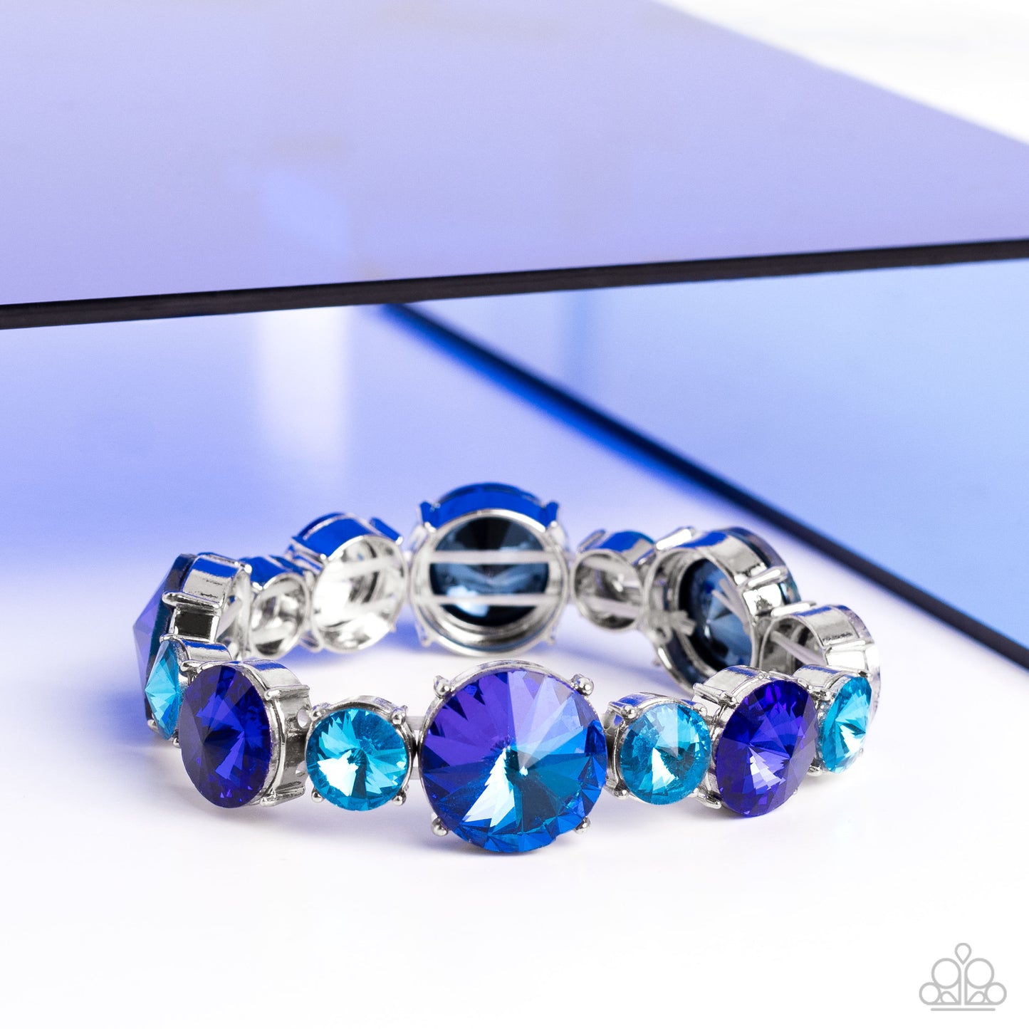 Refreshing Radiance - Blue Stretch Bracelet Life Of The Party August 2023 Paparazzi B1144