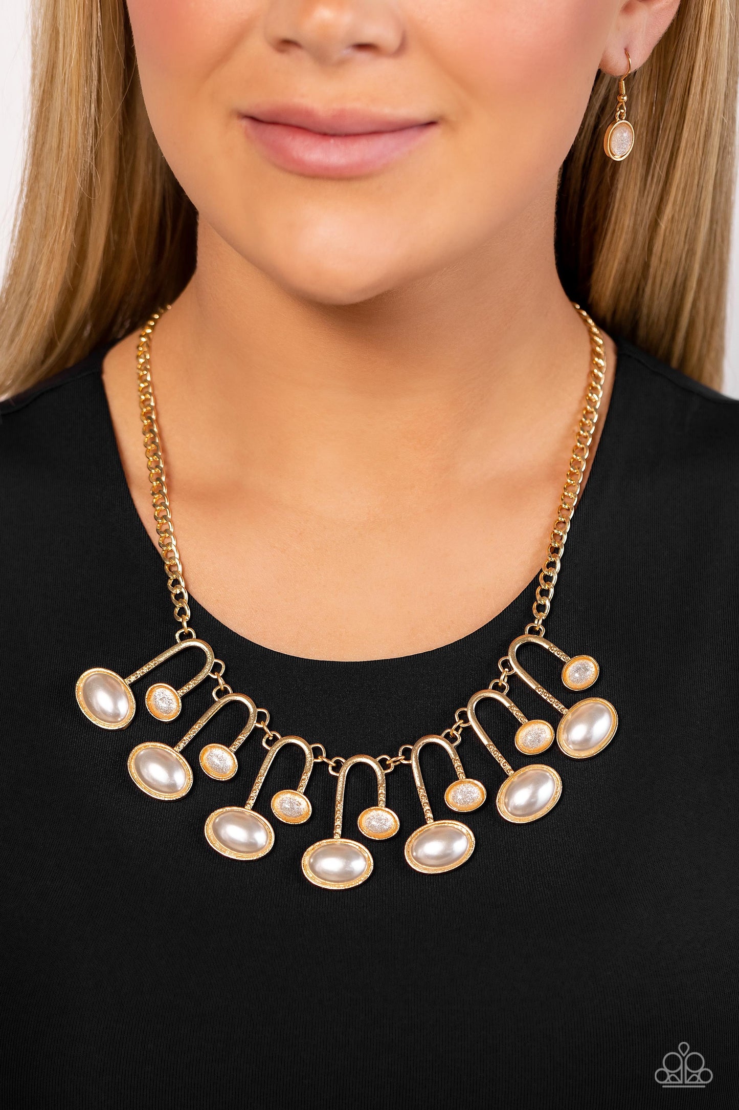 Abstract Adornment - Gold & White Oversized Pearl Bead Necklace Paparazzi N1818