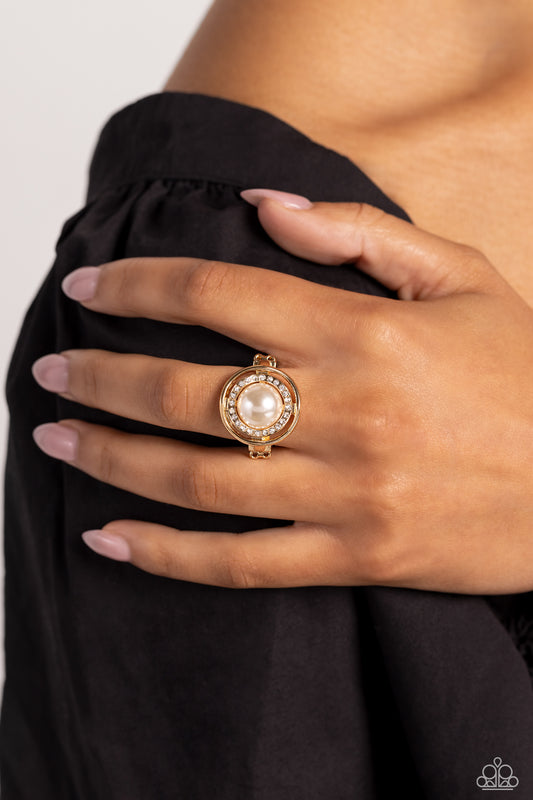 Chic Center - Gold White Pearl & Rhinestone Ring Paparazzi R0553